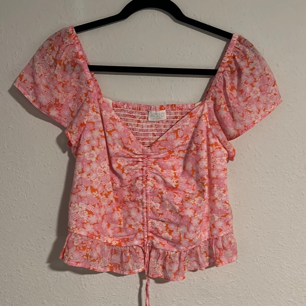 Pink floral crop brand new